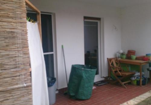 Terrasse teilweise überdacht