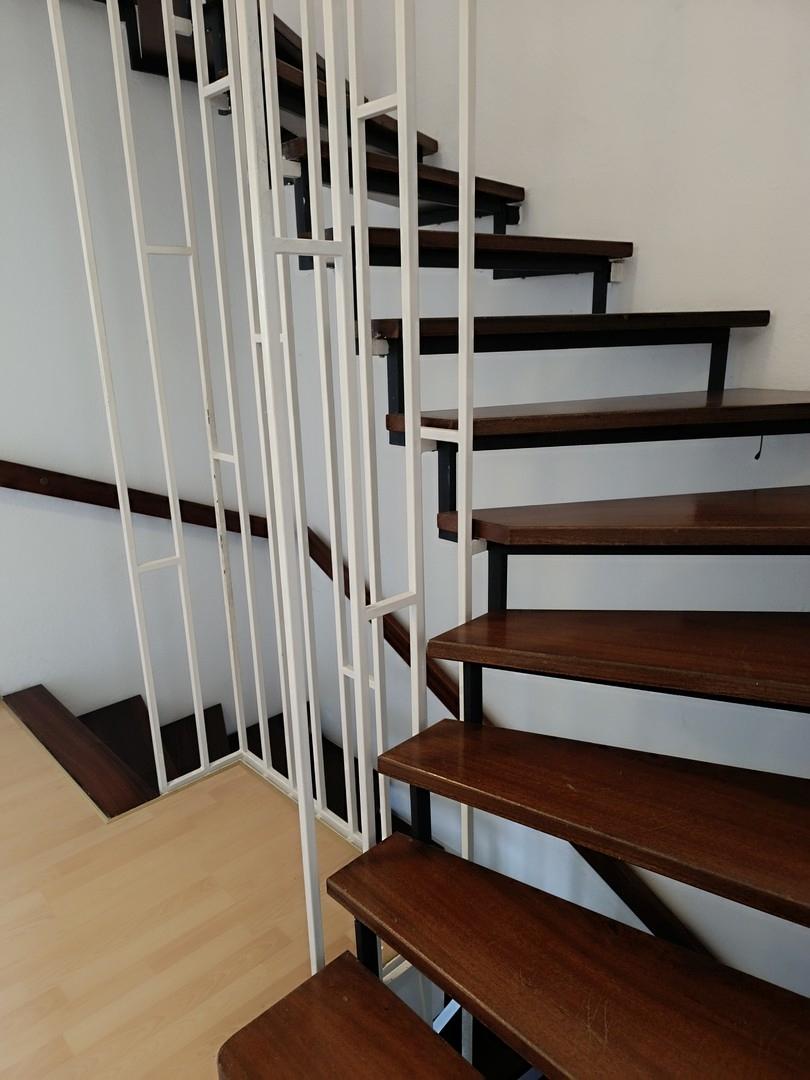 Treppe/Keller bis zum 2 Stock