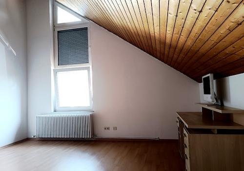 2 Stock Grosses, Hohes Zimmer