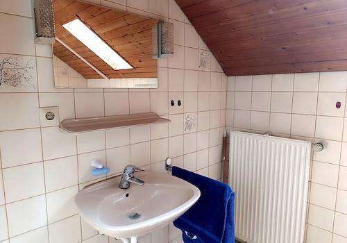 2 Stock Badezimmer