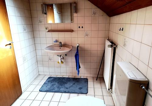 2 Stock Badezimmer
