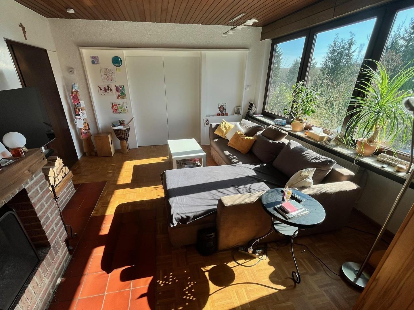 Wohnzimmer mit Kamin
