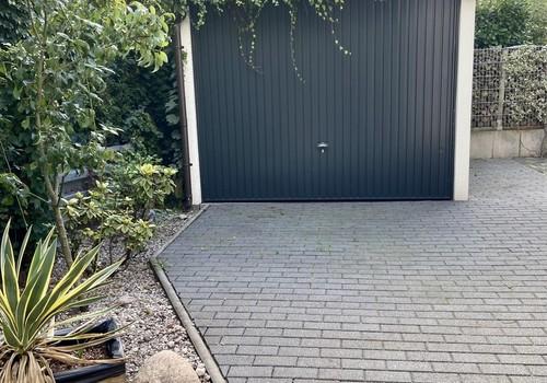 Zweiradgarage