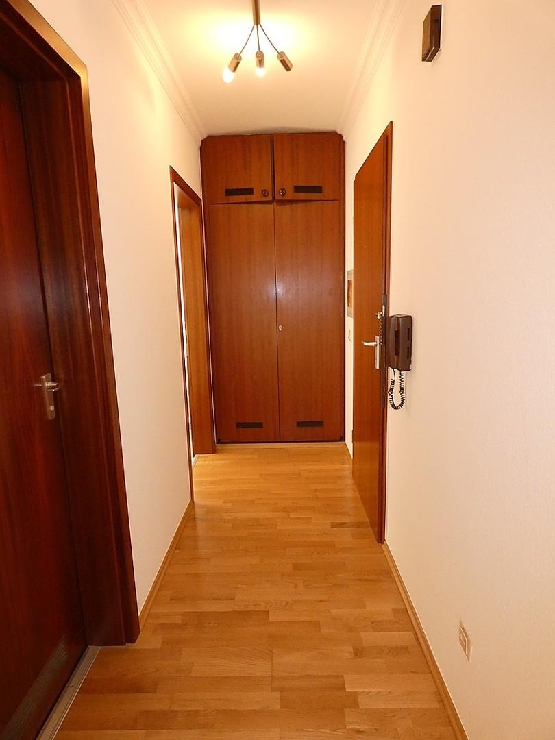 Flur mit Einbauschrank