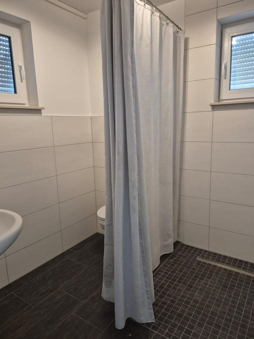  Haus 2 Bad mit Dusche unten