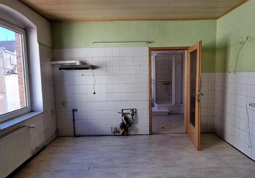Küche zwischen Bad und Schlafzimmer