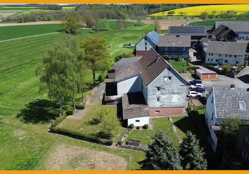 Anwesen in Ortsrandlage