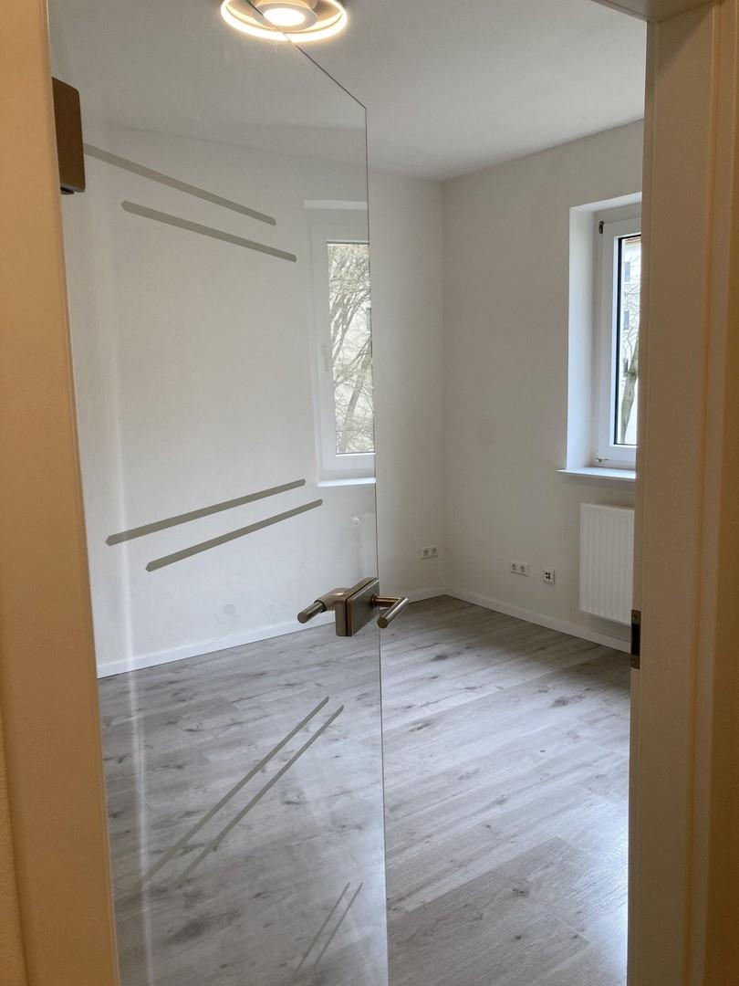 Wohnzimmer mit neuer Glastür