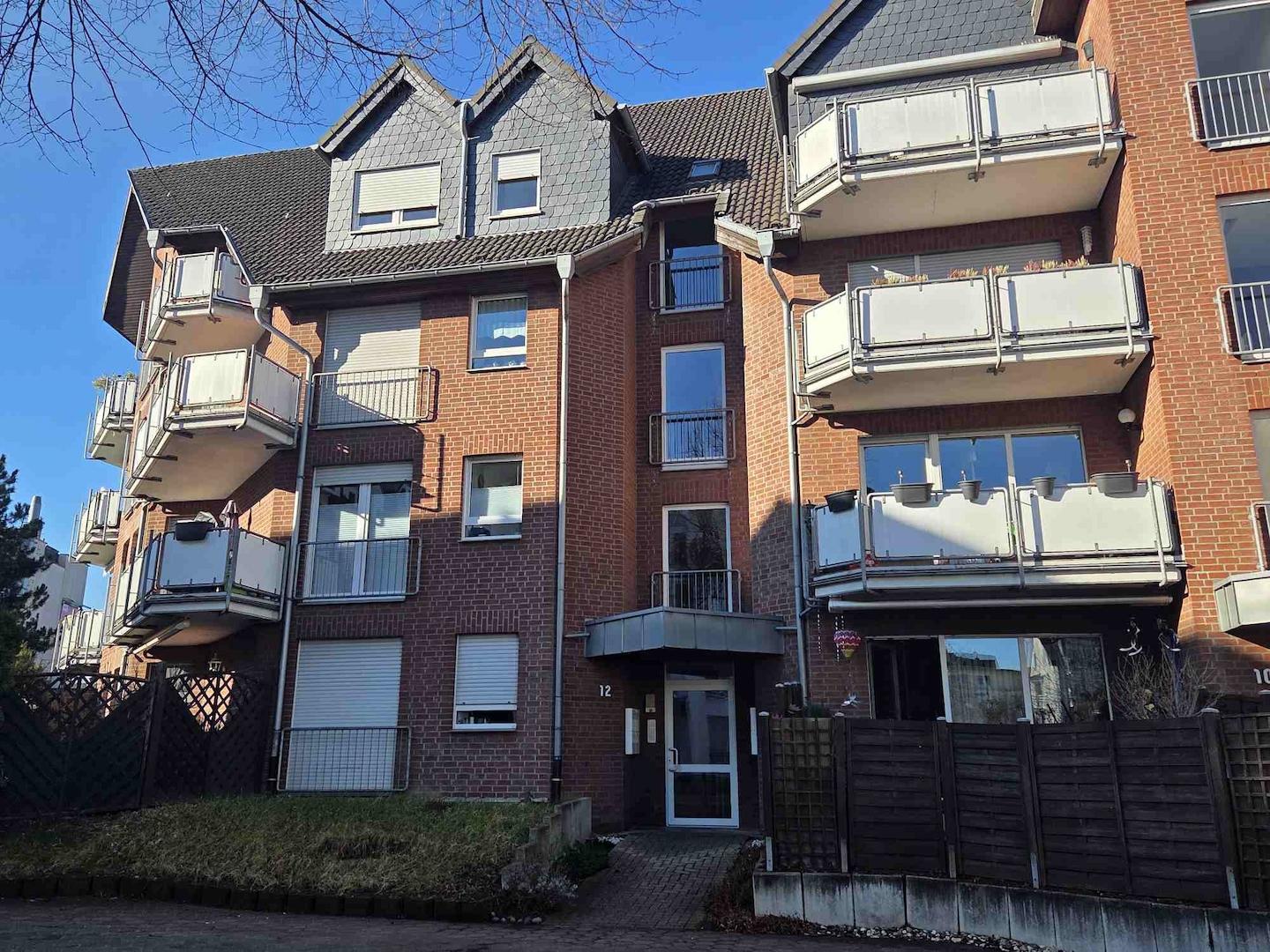 Modernes 8-Familienhaus
