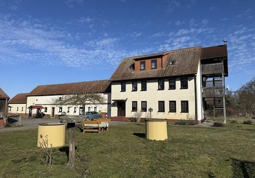 Haupthaus und Nebengebäude
