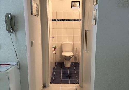 Gästetoilette EG