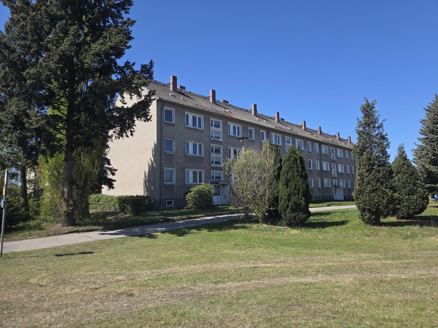 MFH von Straße aus