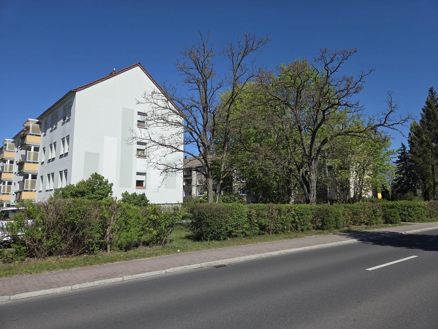 sanierter Block neben dem MFH