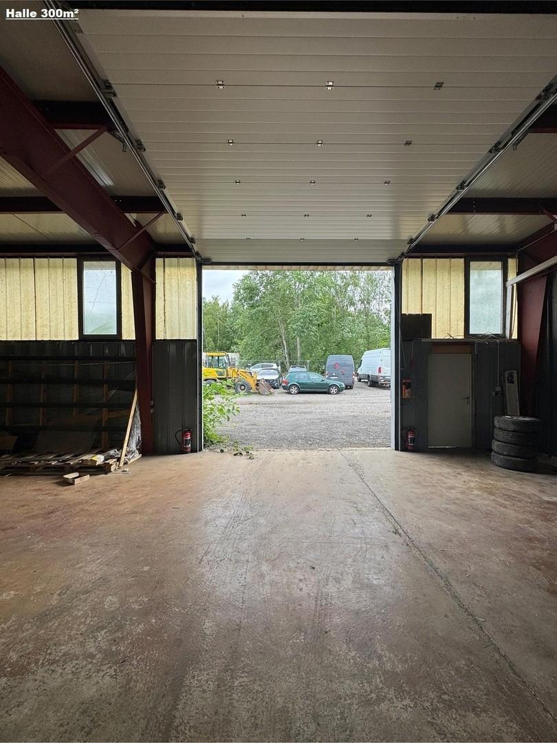 Halle 300m²