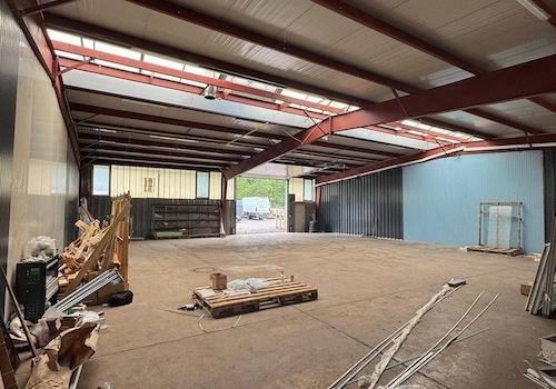 Halle 300m²