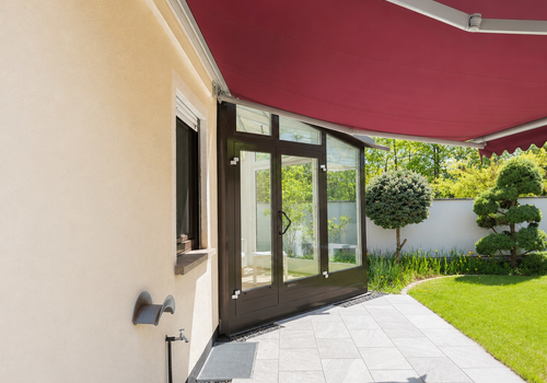 Terrasse mit Markise
