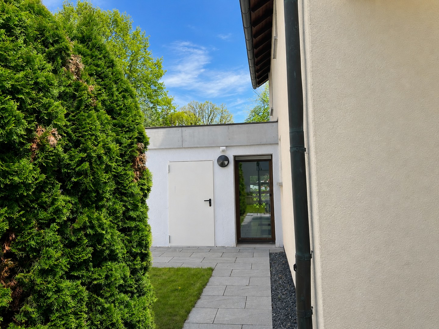 Seitlicher Hauszugang