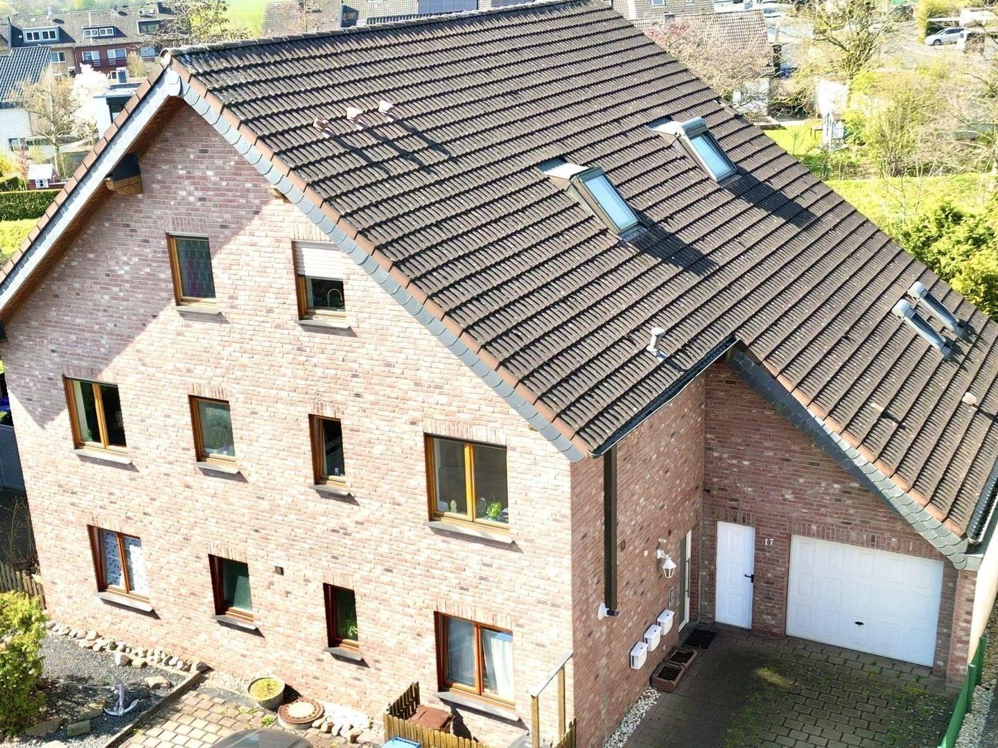 Garage neben der Haustüre