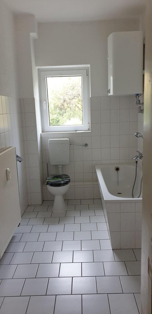 Bad mit Wanne