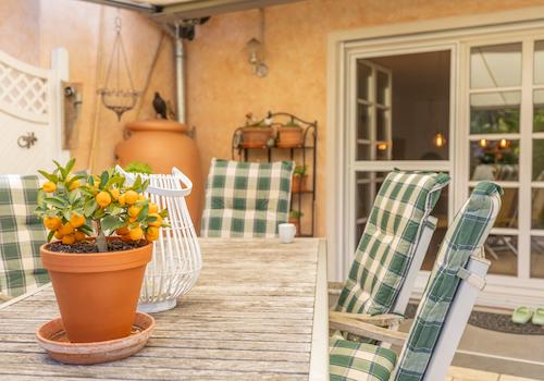 Exklusive Maisonette in traumhafter Ruhelage – Schlösschen-Architektur, Garten & 2 TG-Plätze