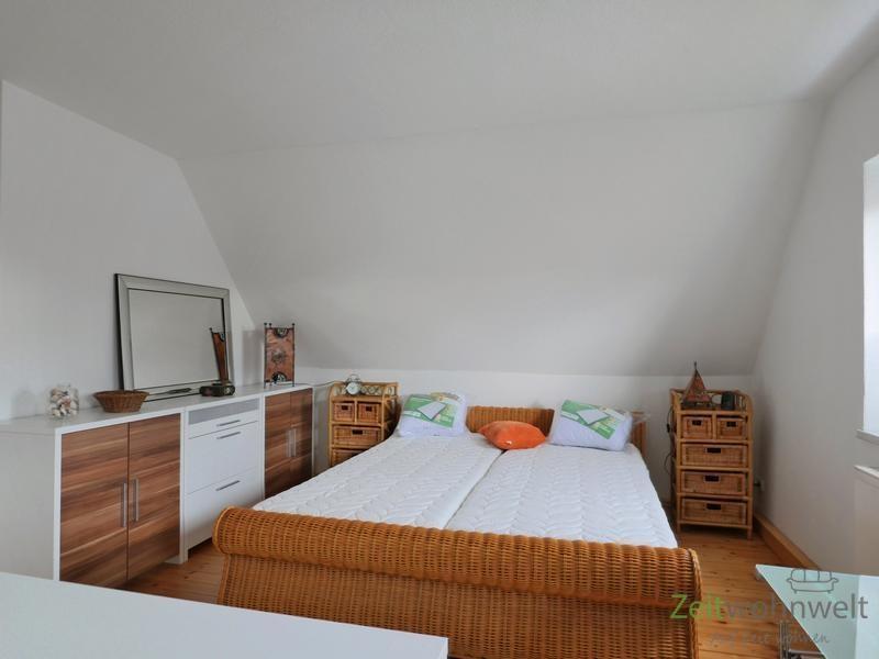 Doppelbett im Schlafzimmer