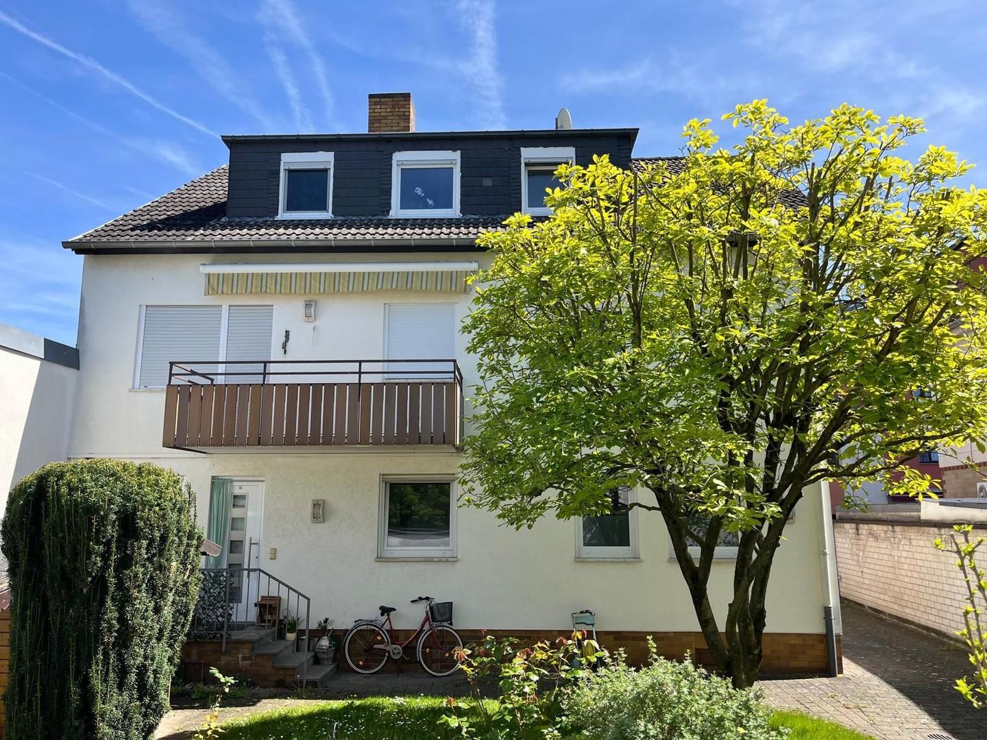 Hausansicht Garten