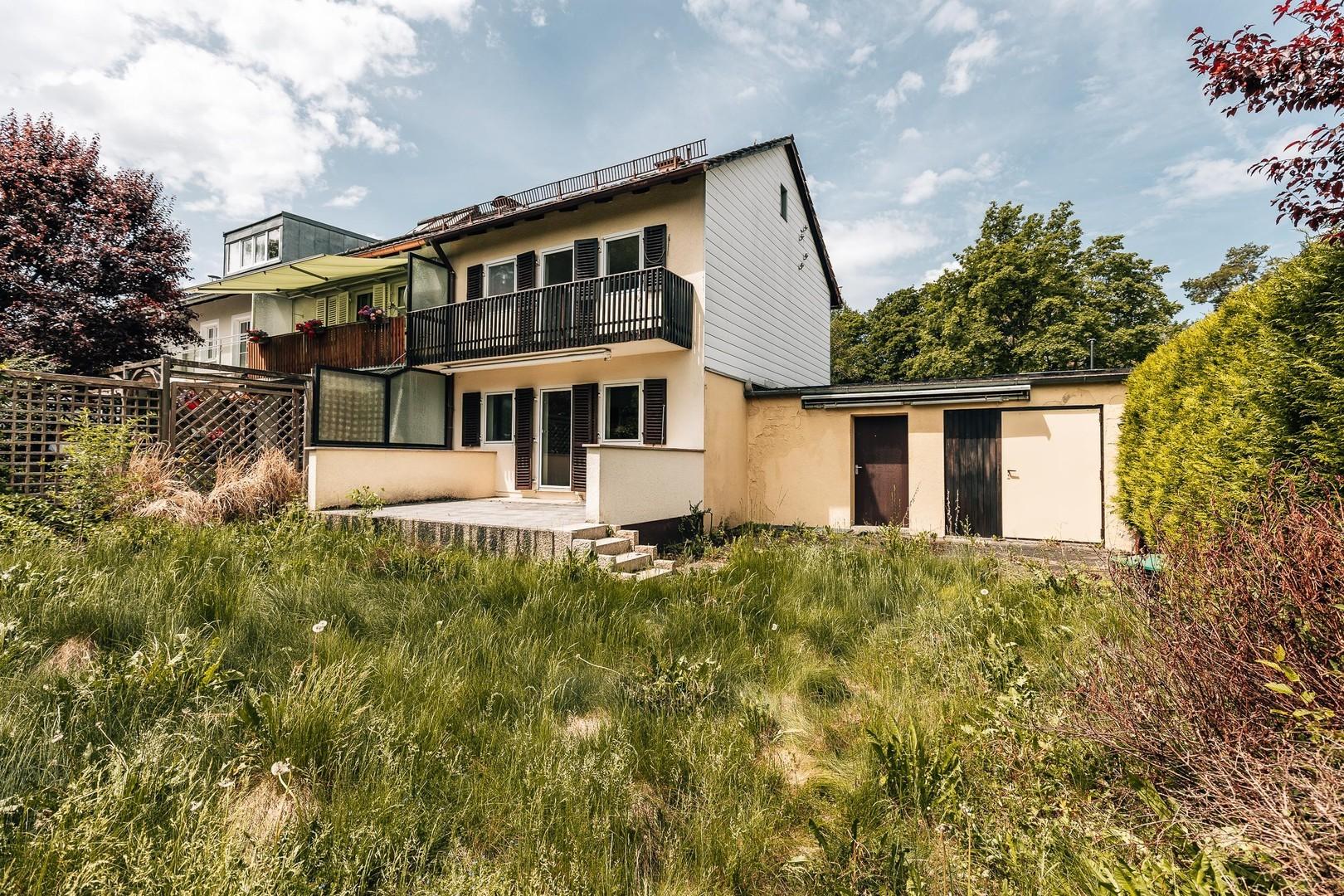 Haus Gartenansicht Garage 2