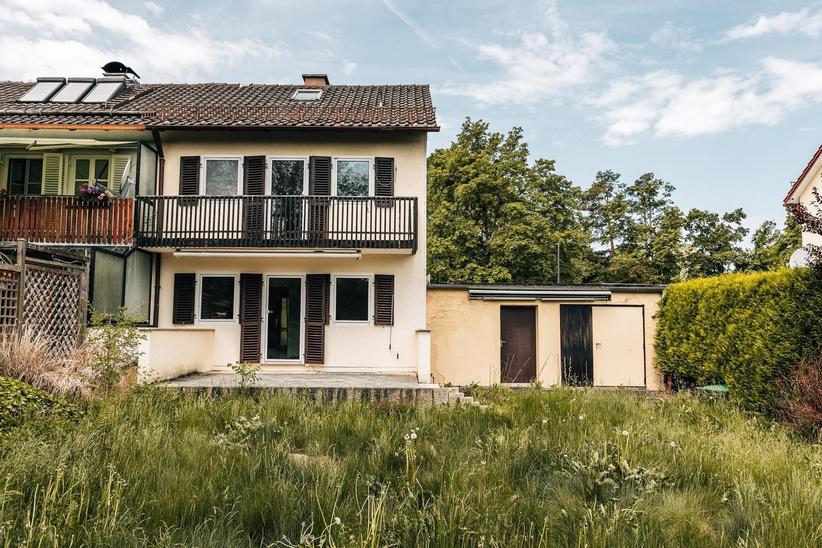 Haus Gartenansicht Garage 3