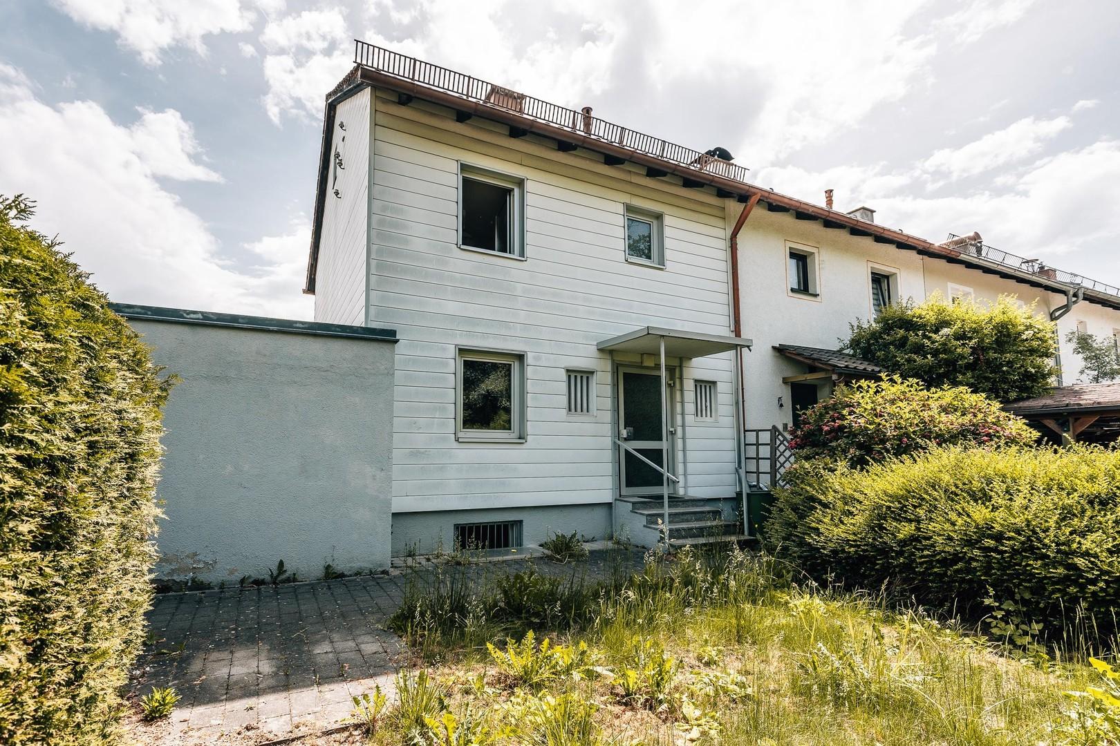 Haus Strassenansicht 