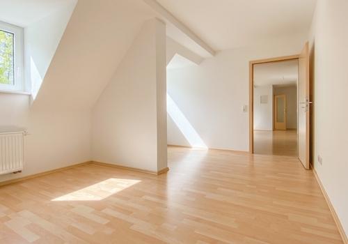 Elternschlafzimmer_Blick zur Tür