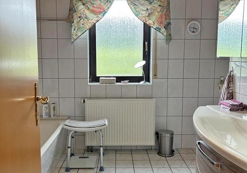 Nr. 55 - Hauptbad im EG Bild 2