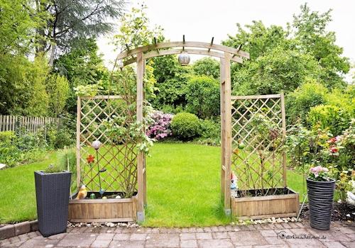Blick v. Veranda in den Garten