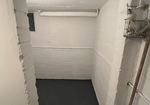 Keller