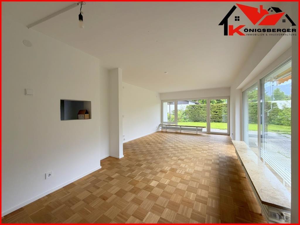 Blick ins Wohnzimmer