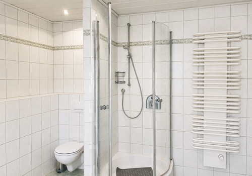 Elternbad mit Dusche