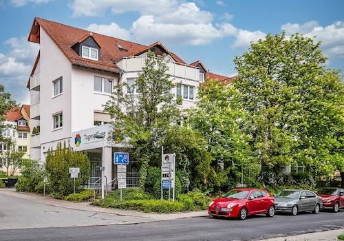 straßenseitige Hausansicht
