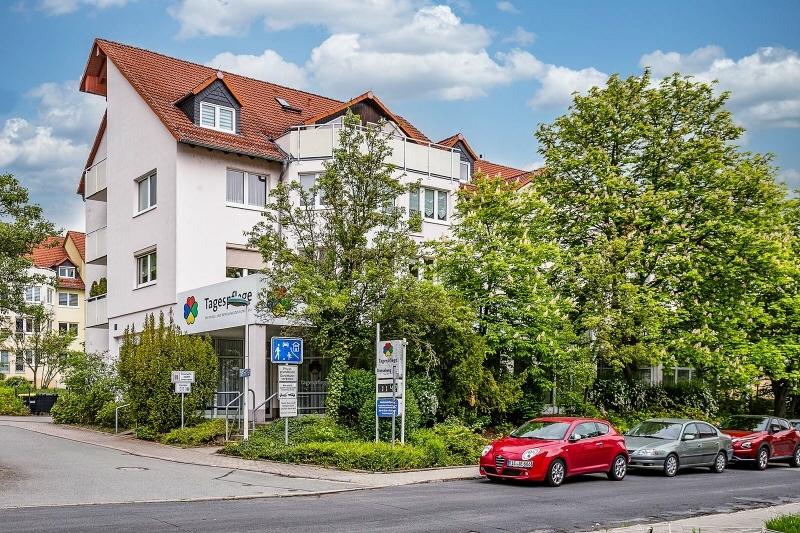 straßenseitige Hausansicht