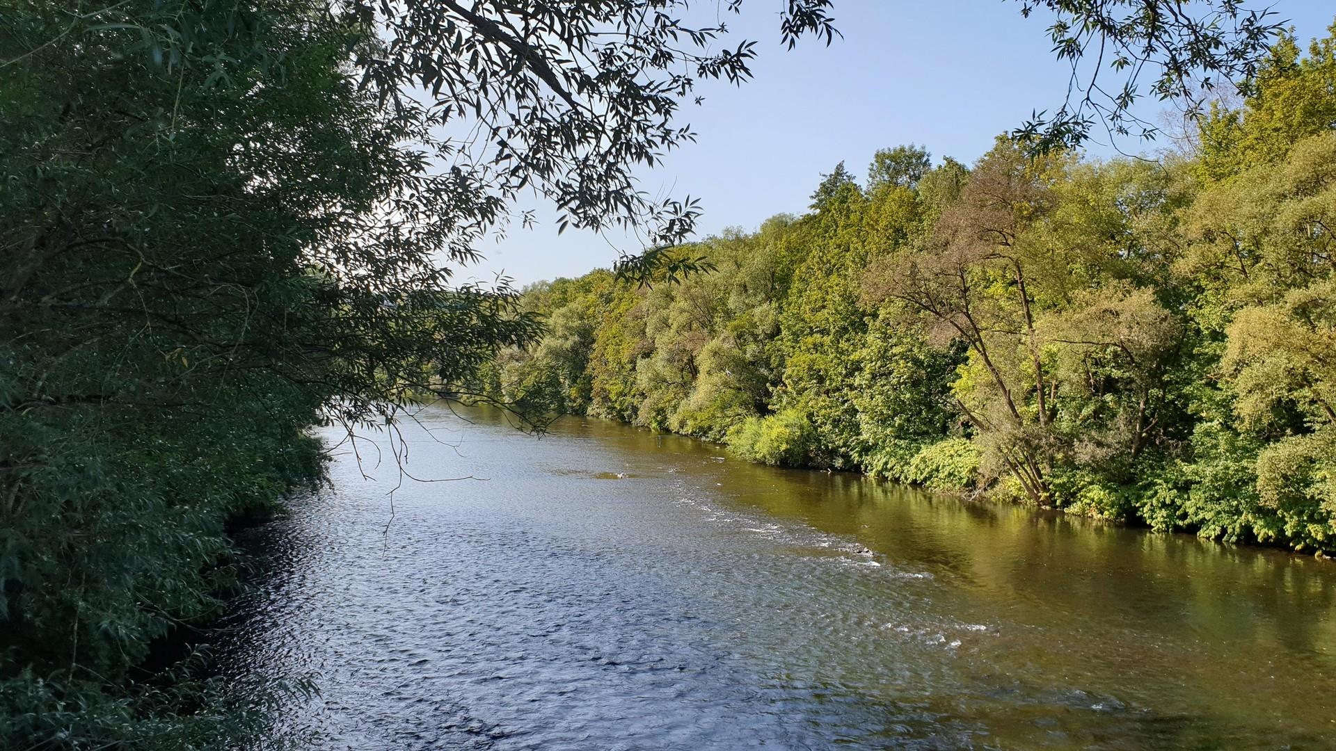 Blick von Brücke auf Lenne