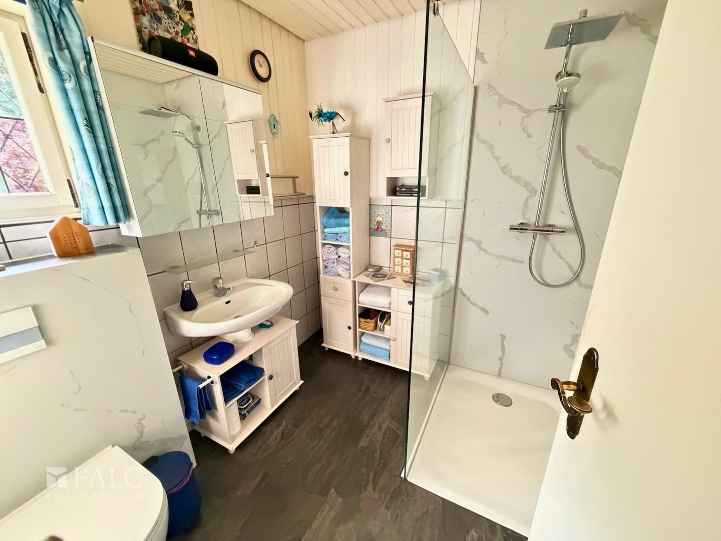 Badezimmer im Erdgeschoss