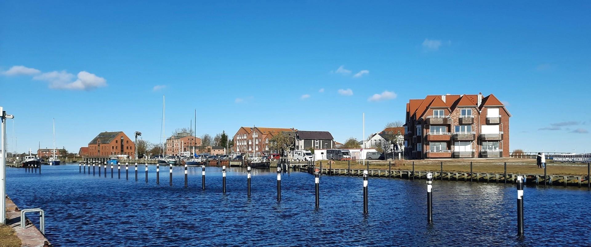 Segeleinfahrt zum Hafen