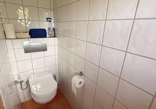 1. OG Toilette im Badezimmer
