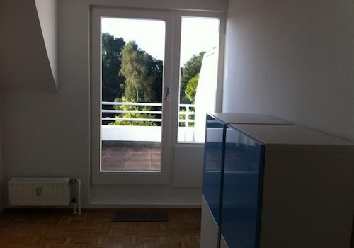 Zimmer mit Balkon