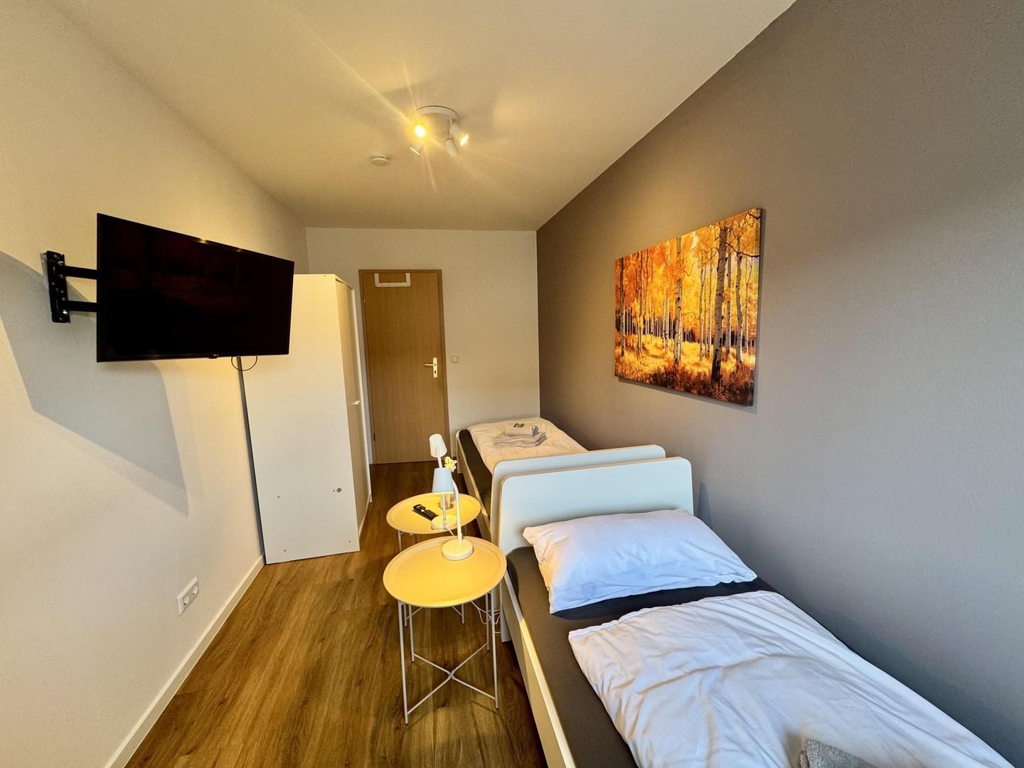 ROOM2