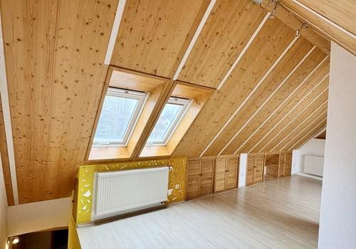 Zimmer 5 Dachboden