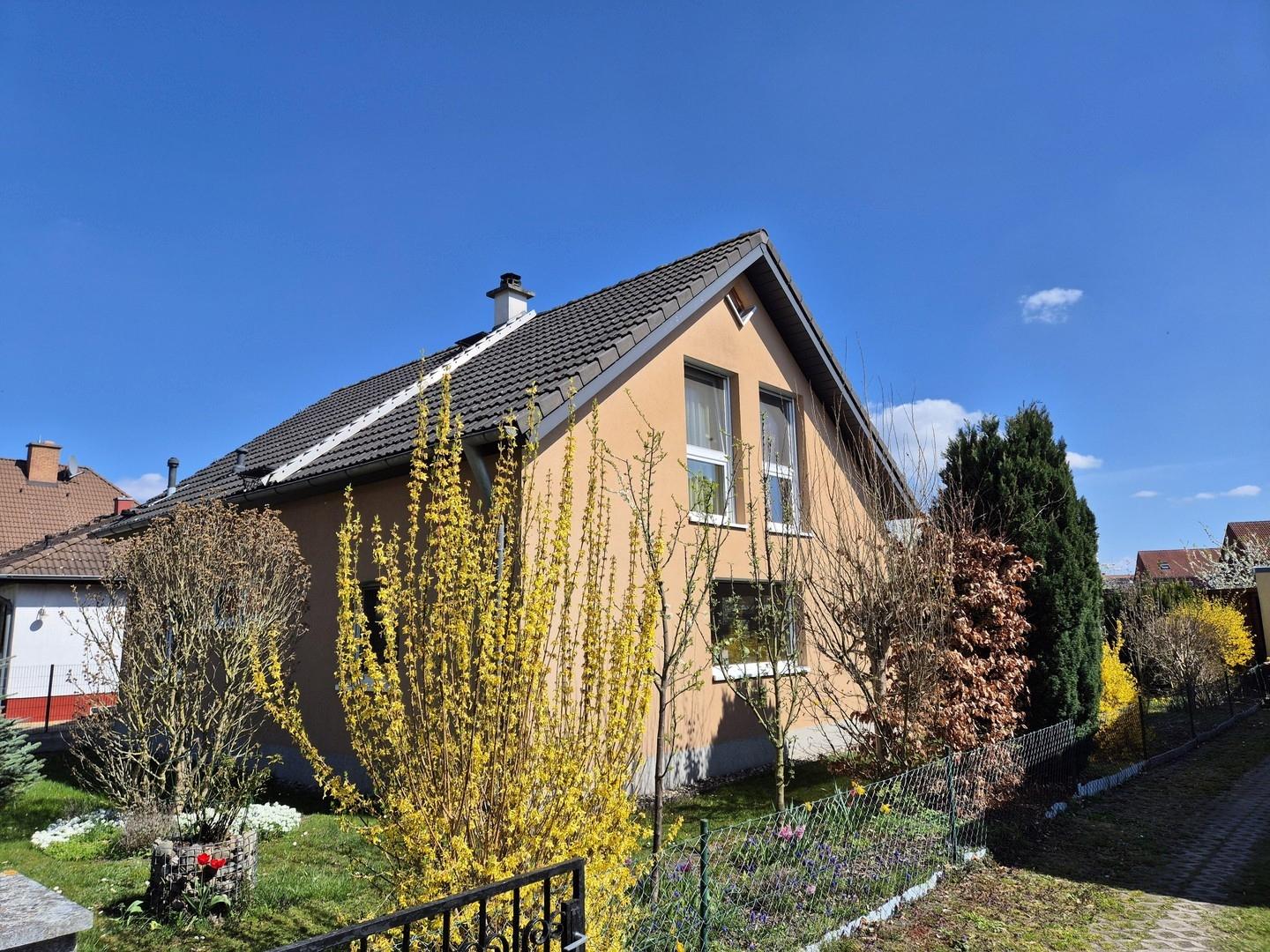 Straßenansicht 2