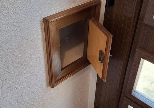 Postkasten im Hausflur EG