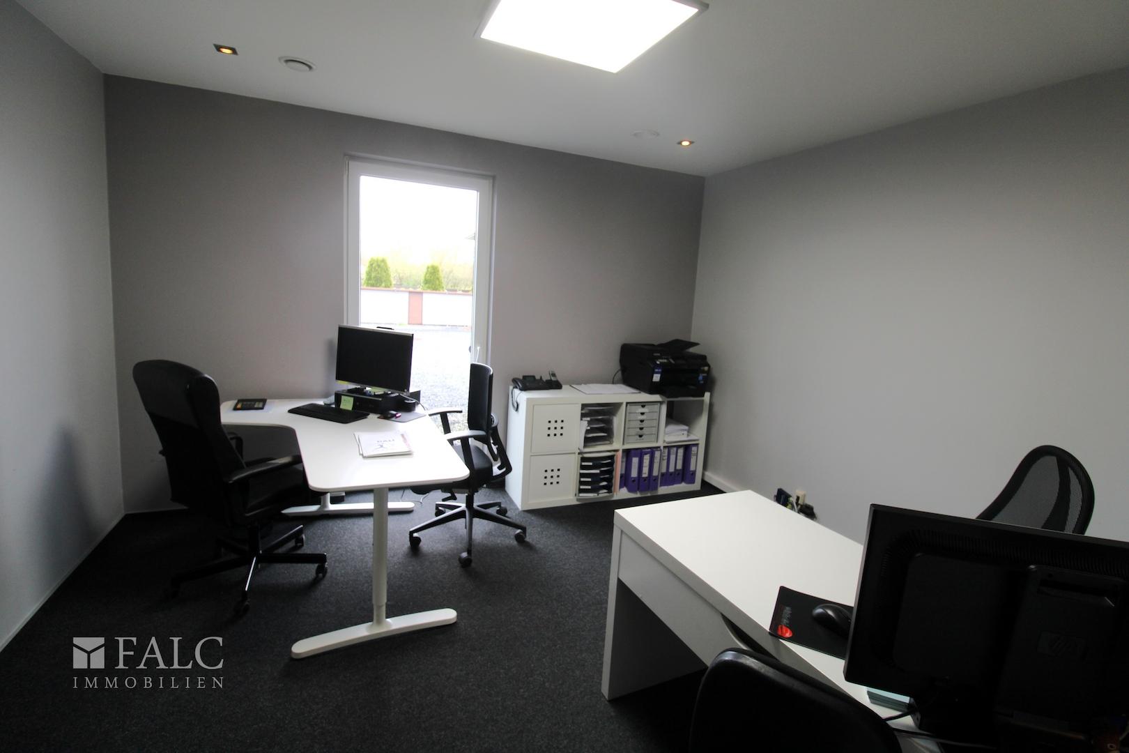 Büro EG