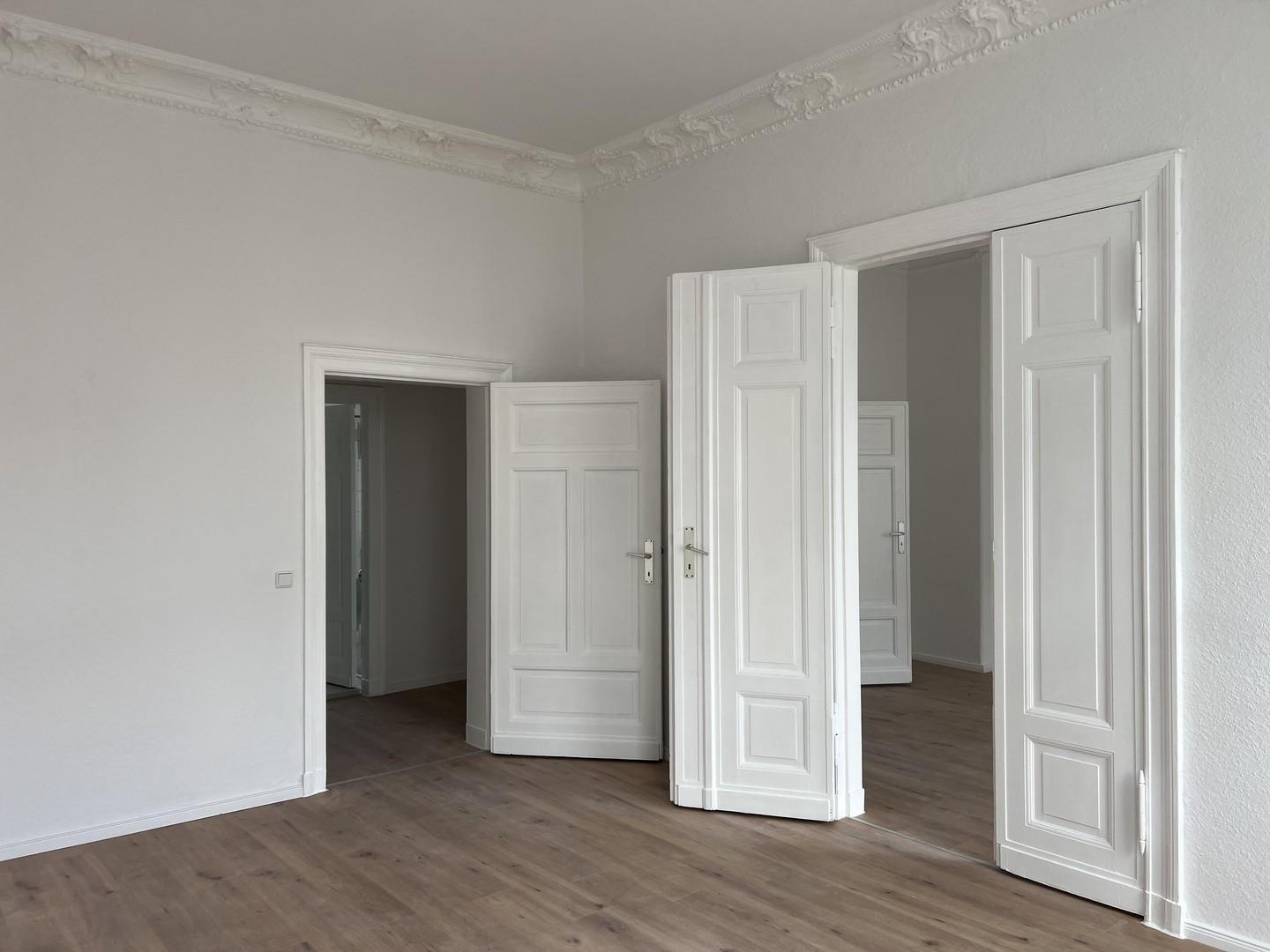 Wohnzimmer 3 mit Stuck