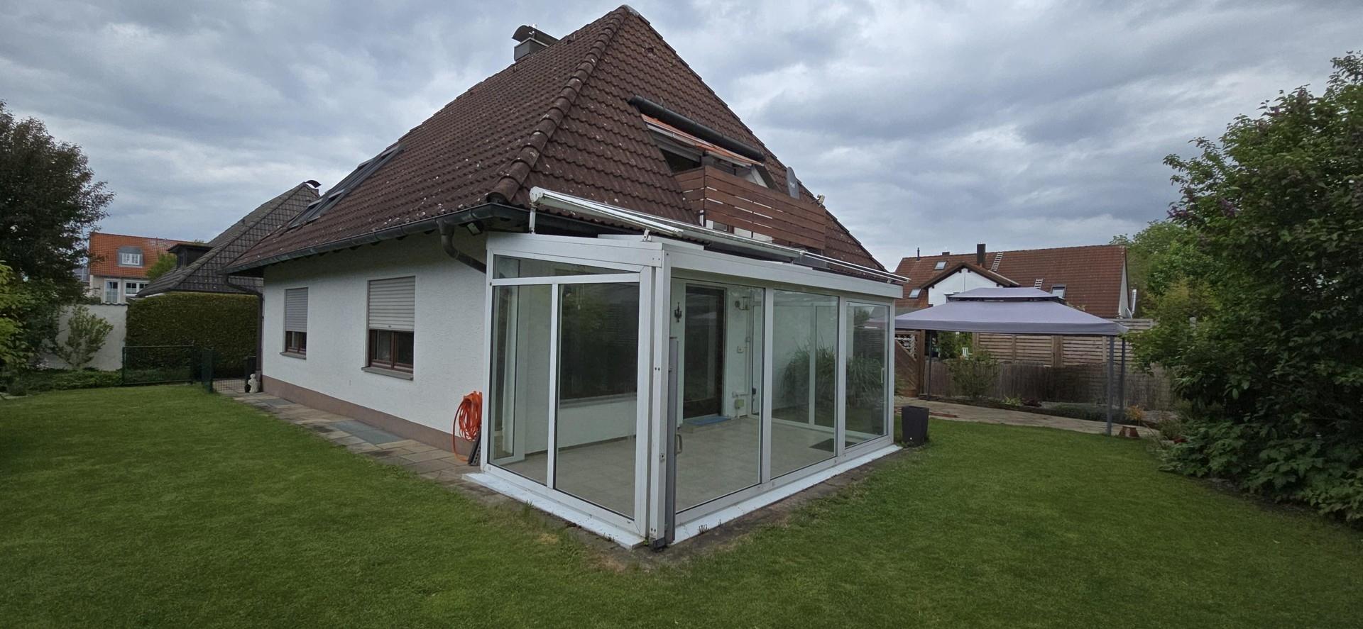 Ansicht mit Wintergarten