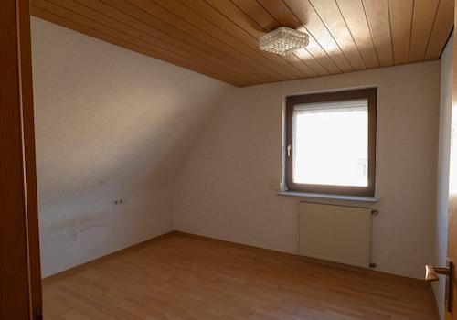 Zimmer 1 OG